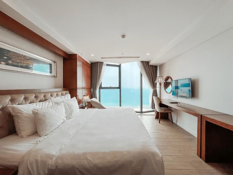 Seafront 2-Bedroom Apartment